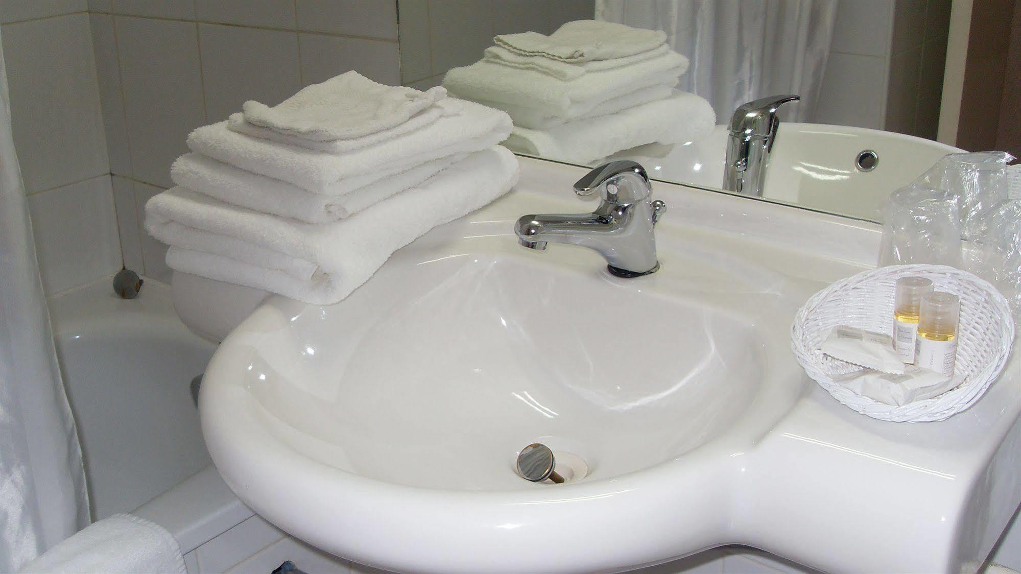 Brit Hotel Landivisiau Luaran gambar